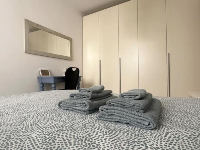 A Casa Di Pizz - Bilocale Con Parcheggio Privato Apartment Savona Bagian luar foto
