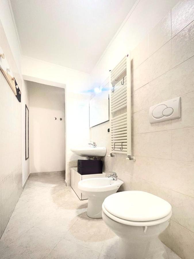 A Casa Di Pizz - Bilocale Con Parcheggio Privato Apartment Savona Bagian luar foto